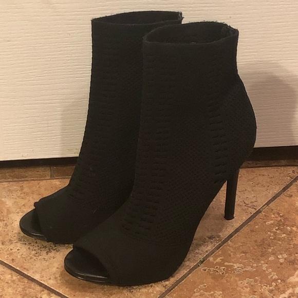 steve madden candid peep toe booties